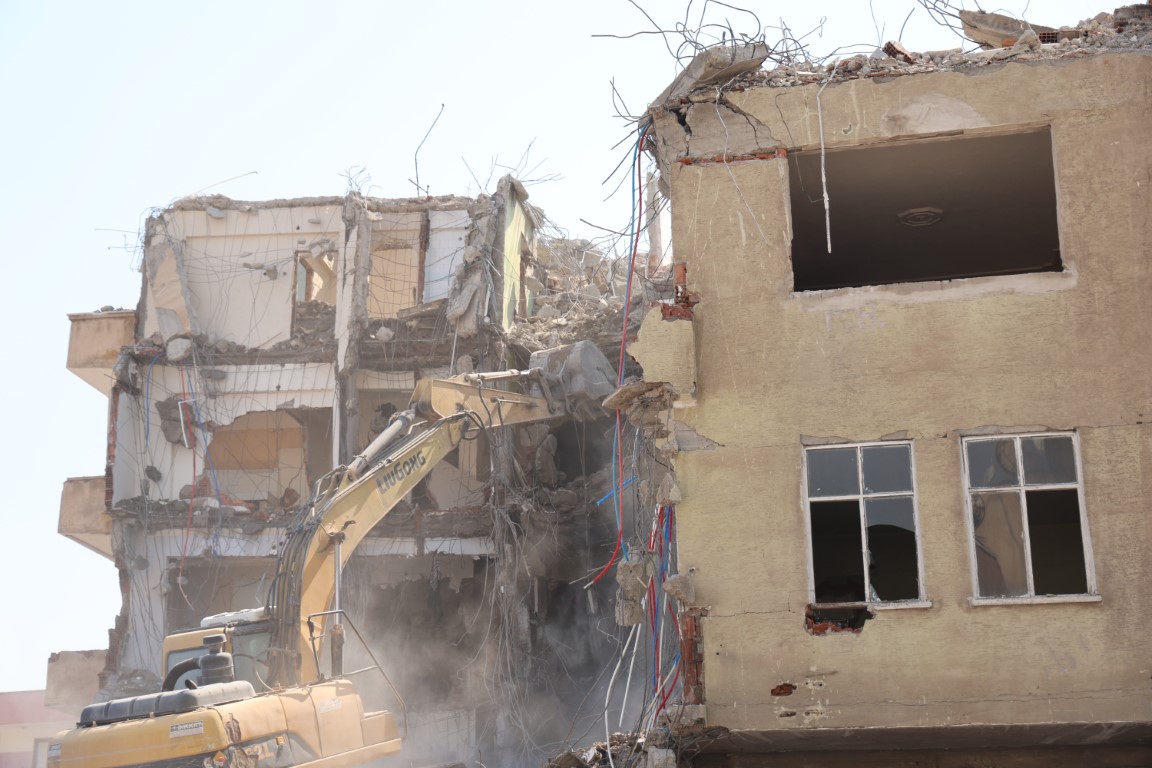 Binalardan 60-100 ton yerine 4 ila 10 ton demir çıktı