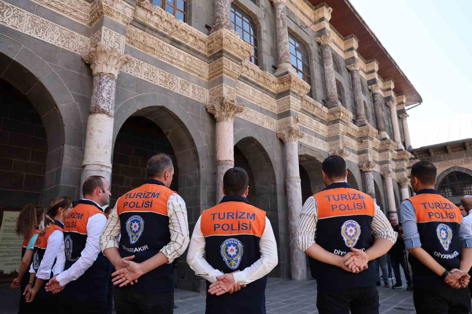 Diyarbakır’da “Turizm Polisi” göreve başladı
