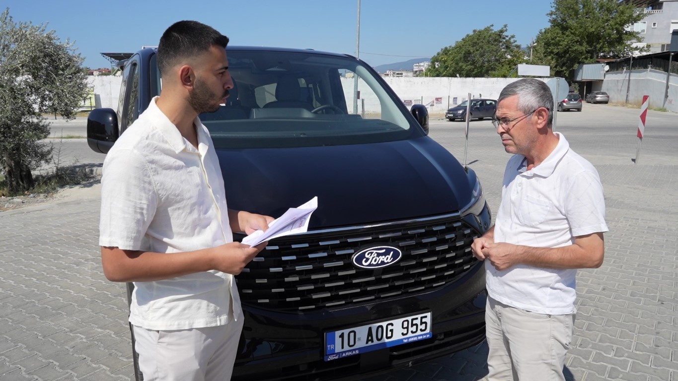 Ford bayinden aldığı sıfır araç kazalı çıktı