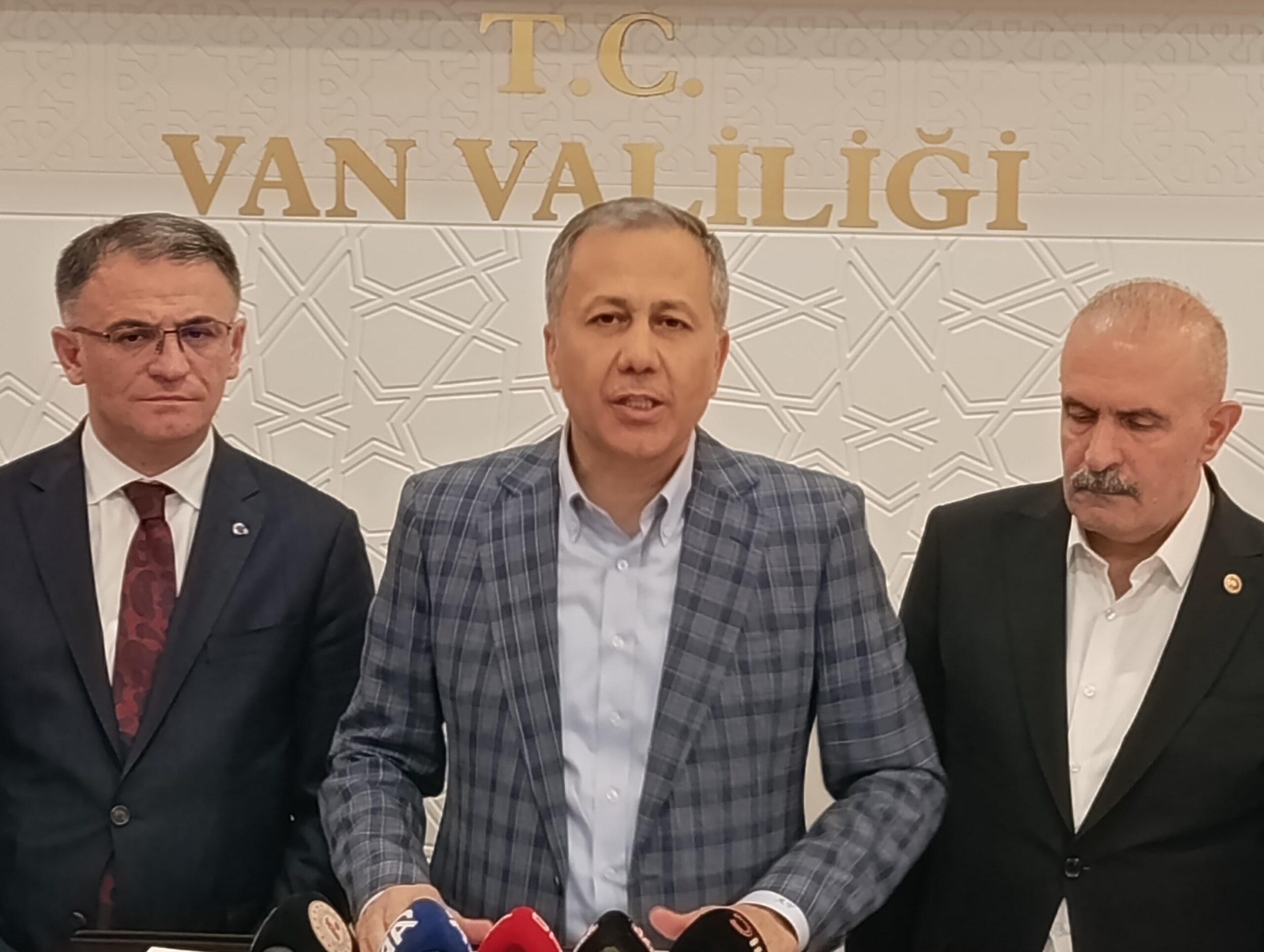 İçişleri Bakanı Yerlikaya Van’da açıklamalarda bulundu  