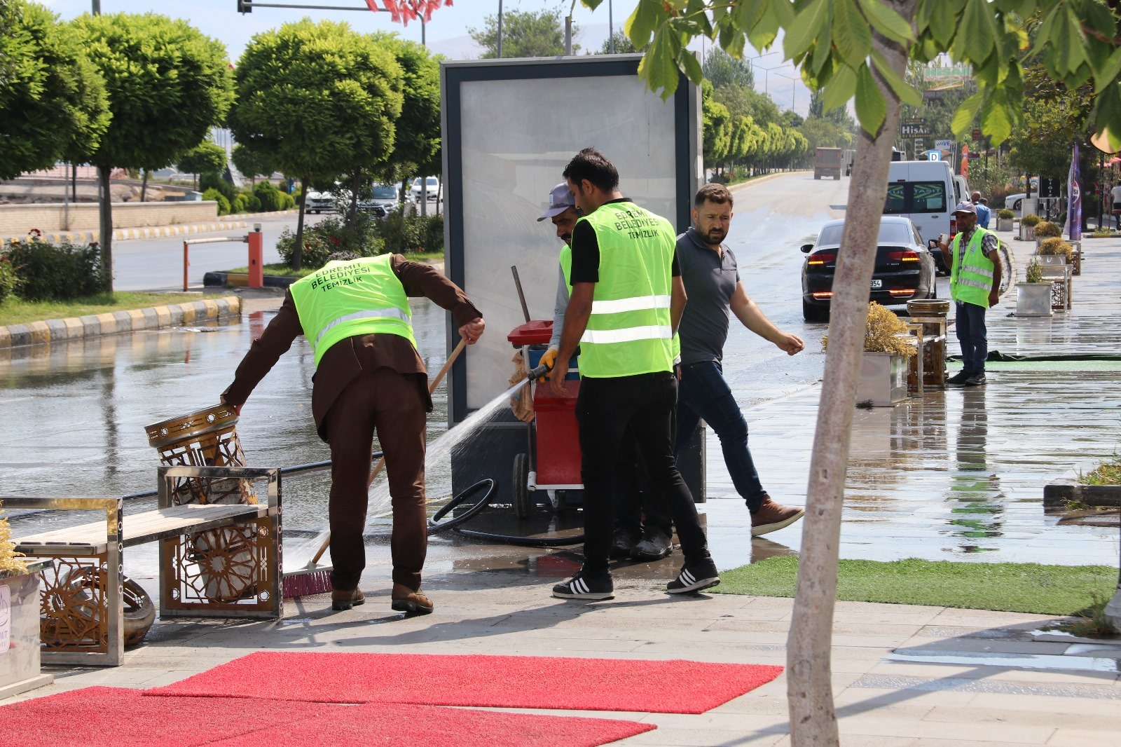 Van’da halk-belediye birlikte temizlik yaptı