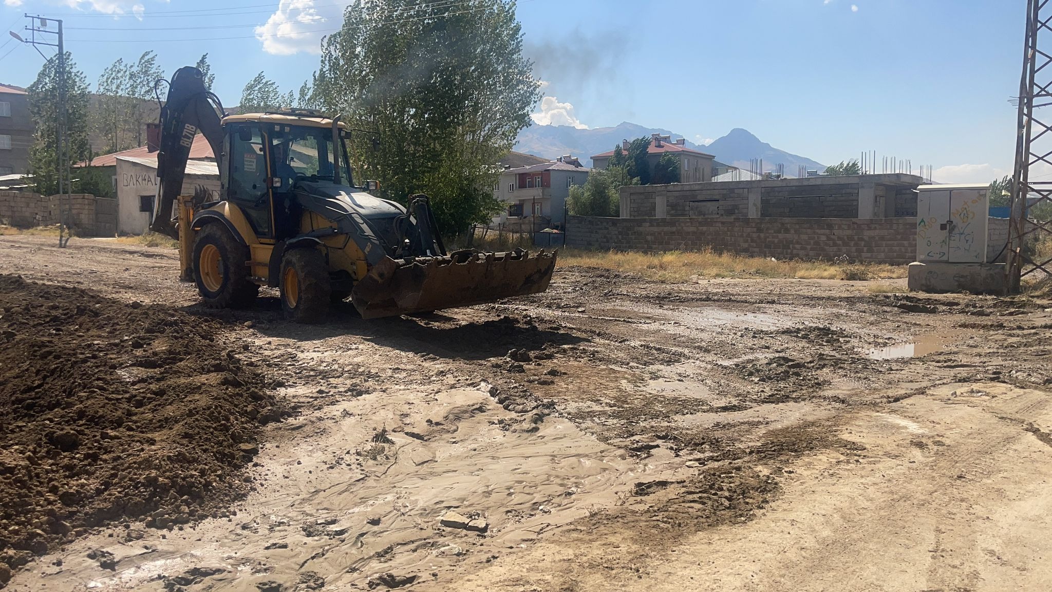 Van’da sel baskınlarının ardından hasar tespit ve onarım çalışmaları başladı