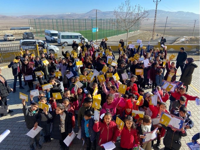 Van’da yüzbinlerce kitap dağıtıldı