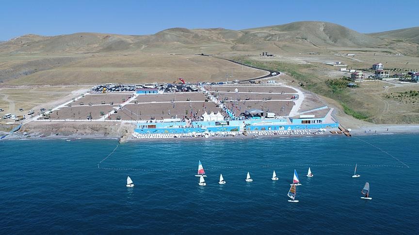 Van’ın mavi bayraklı plajı yeniden açılıyor!