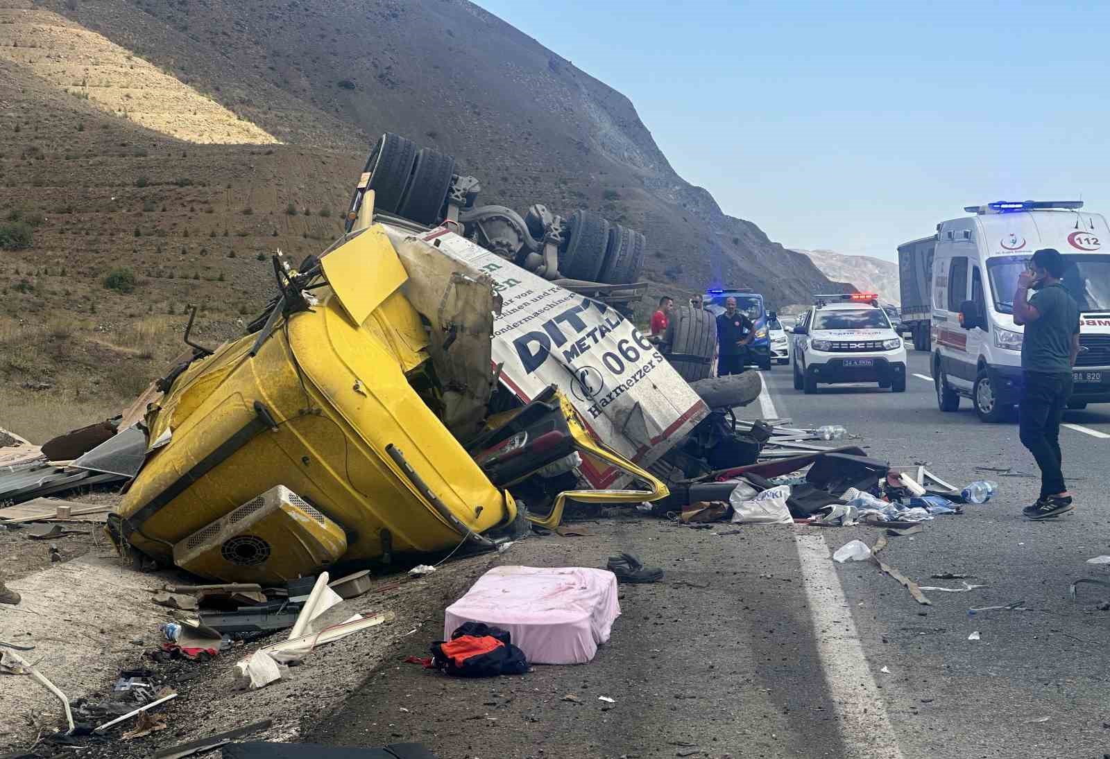 Erzincan’daki trafik kazasında ölenlerin sayısı 5’e yükseldi