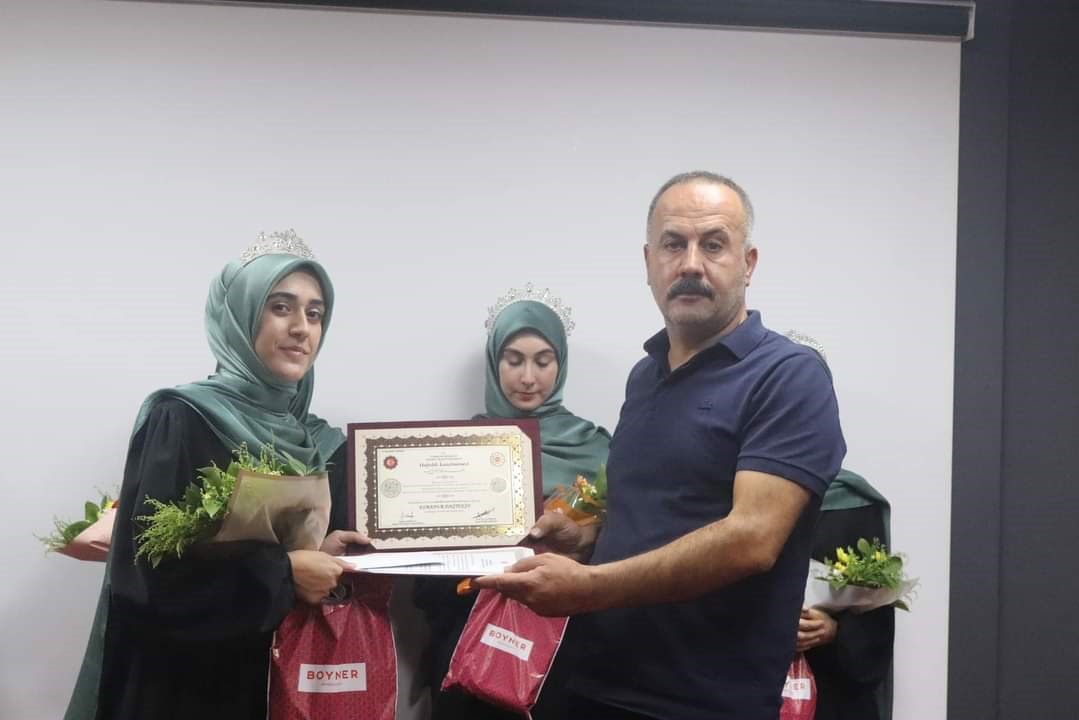 Ağrı’da hafızlar için icazet ve taç giyme merasimi yapıldı