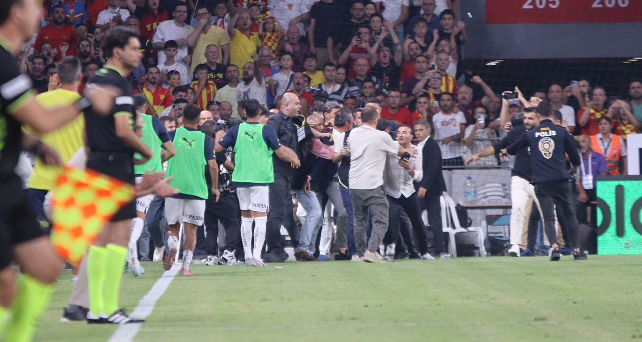 Fenerbahçe Başkanı Ali Koç’a yabancı madde atıldı ve yere düşürüldü