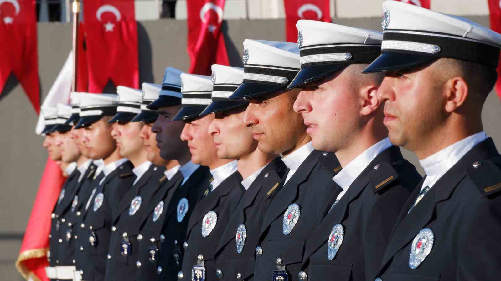 Erzurum’da polis adaylarının mezuniyet heyecanı