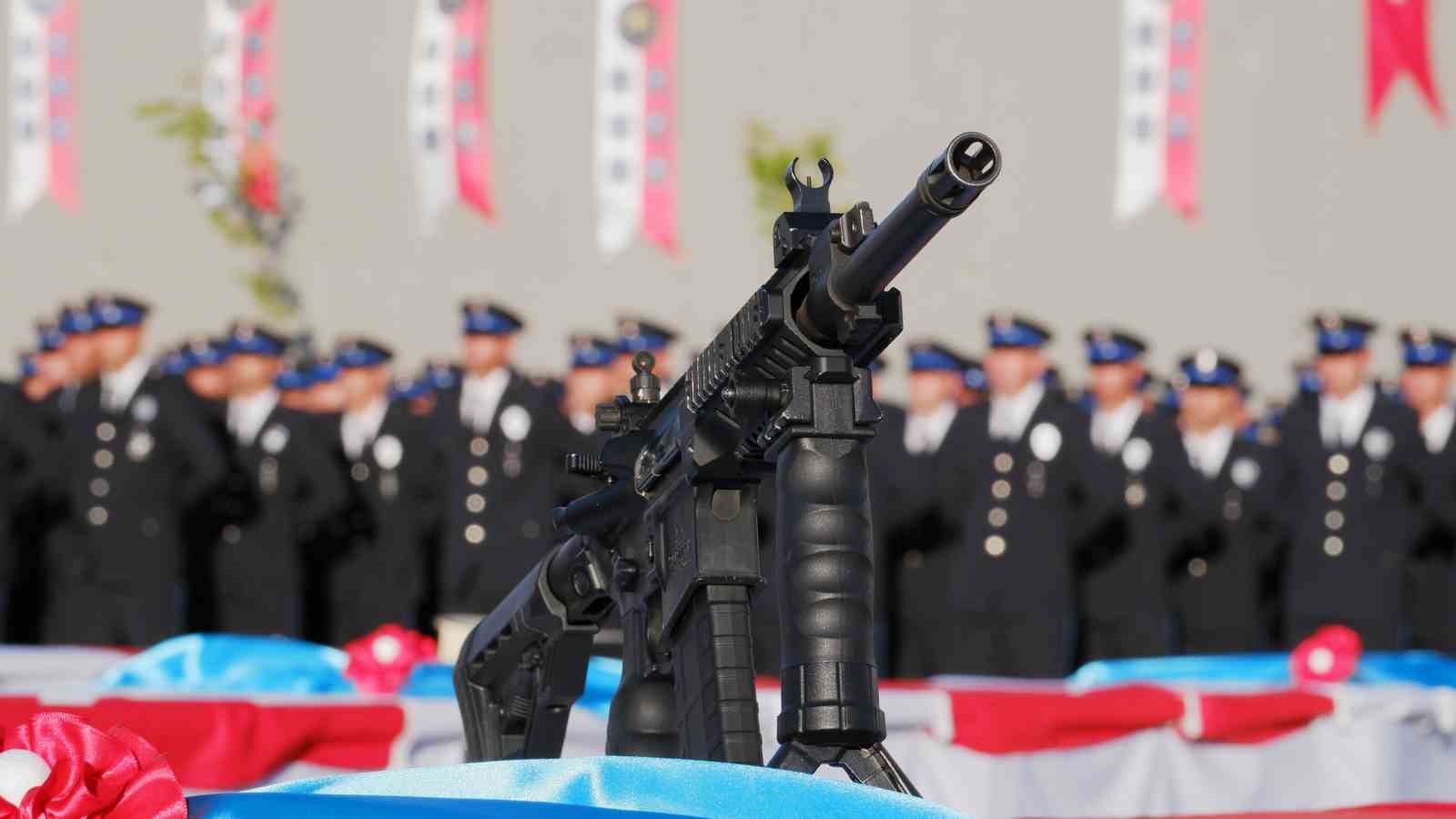 Erzurum’da polis adaylarının mezuniyet heyecanı