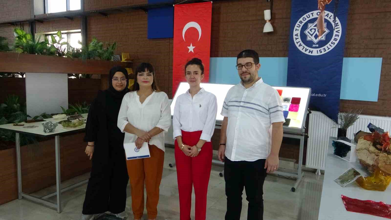 Atık malzemeler öğrencilerin elinde sanata dönüştü