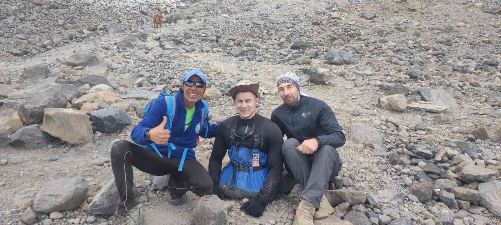 Bedensel engelli dağcı, Ağrı Dağı zirvesine tırmandı