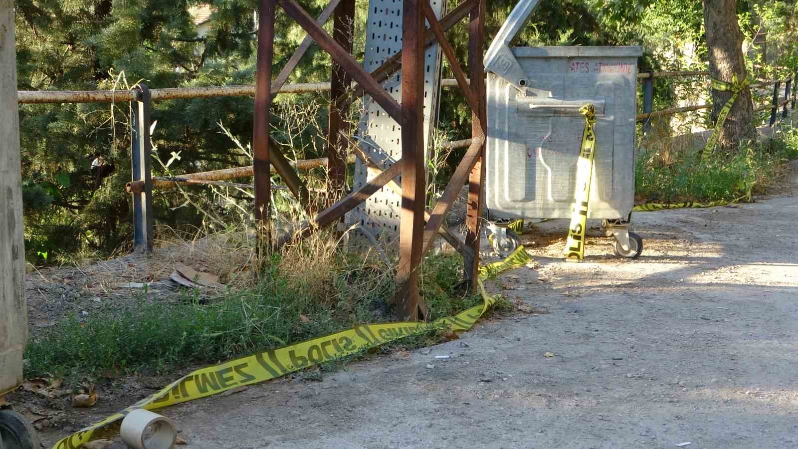 Cadde ortasında elektrik akımına kapılan genç hayatını kaybetti