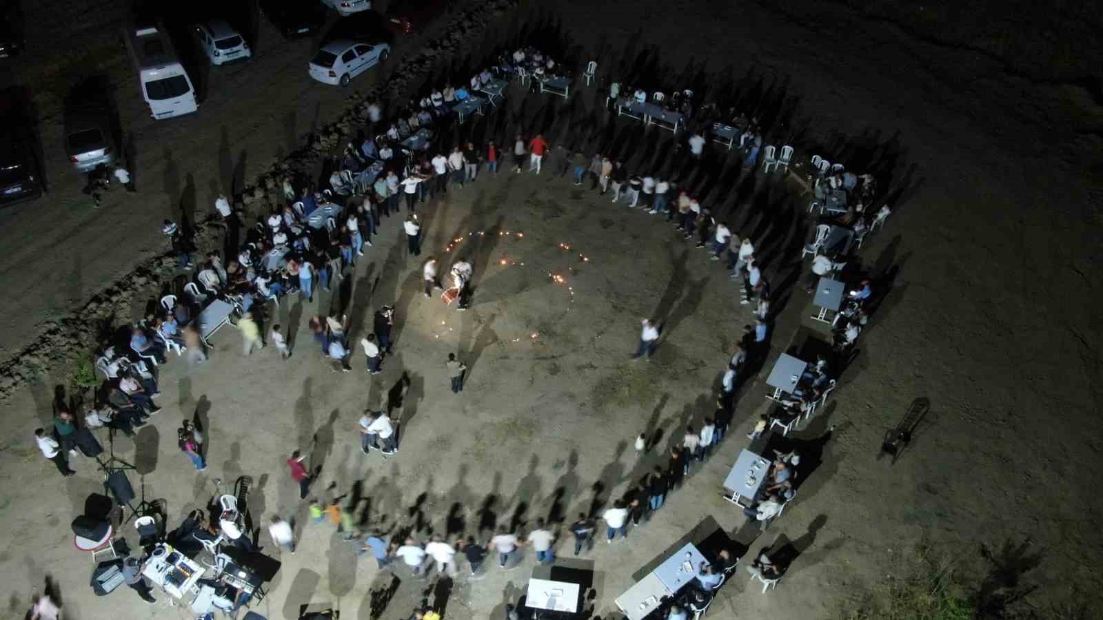 Elazığ’da çılgın davulcudan ateşli şov, günde 4 düğüne gidiyor
