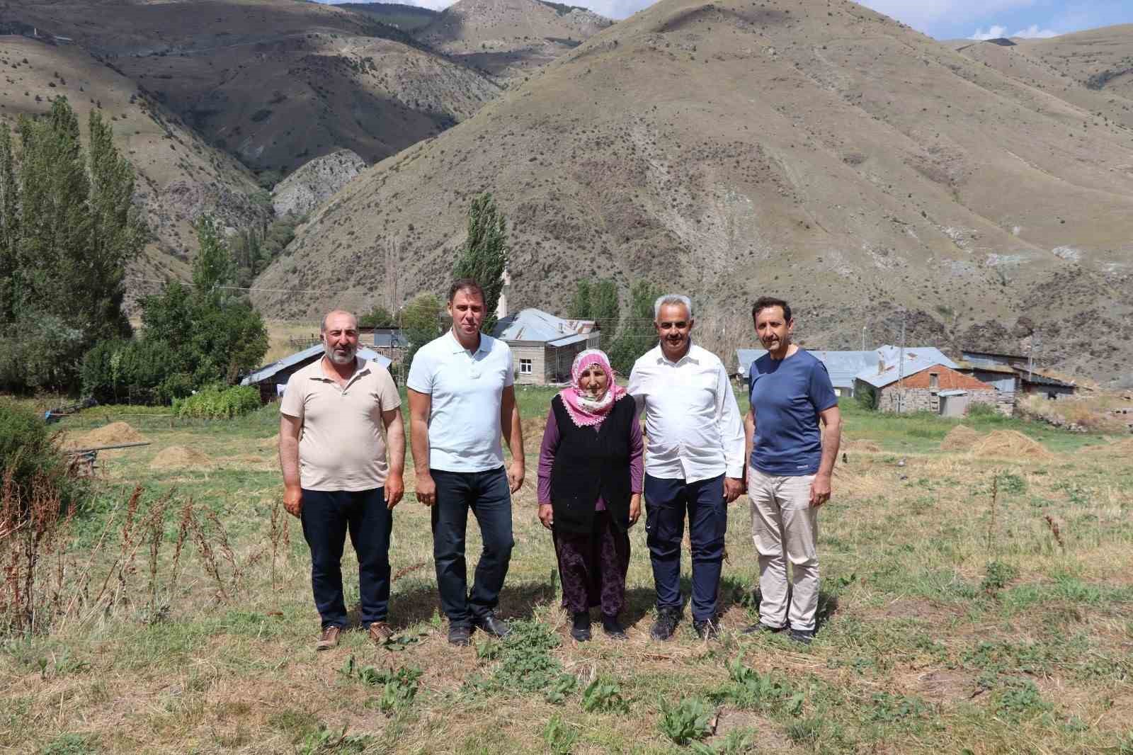 Fikriye Nine 72 yaşında köyüne muhtar oldu