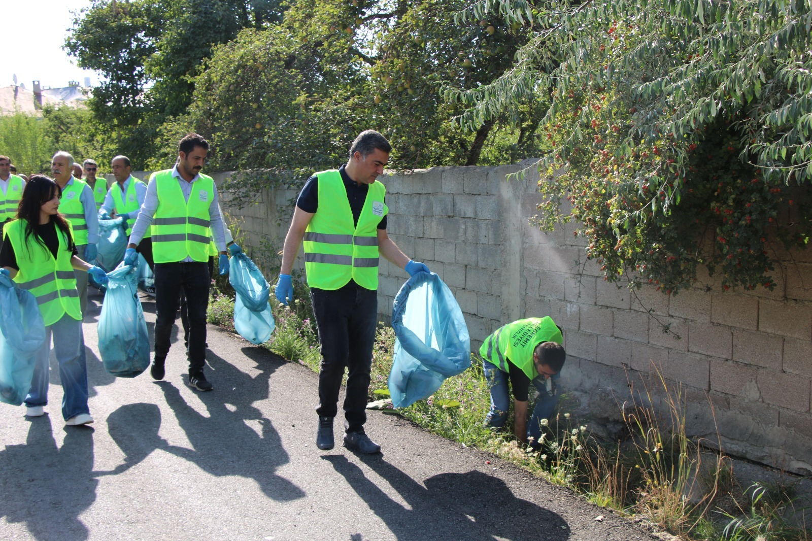 Edremit Belediyesi’nden temizlik kampanyası