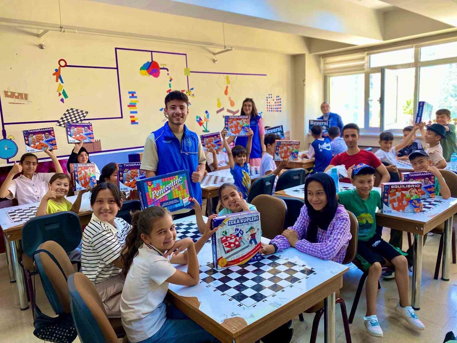 Gençlik merkezleri eğitimlerini sürdürüyor