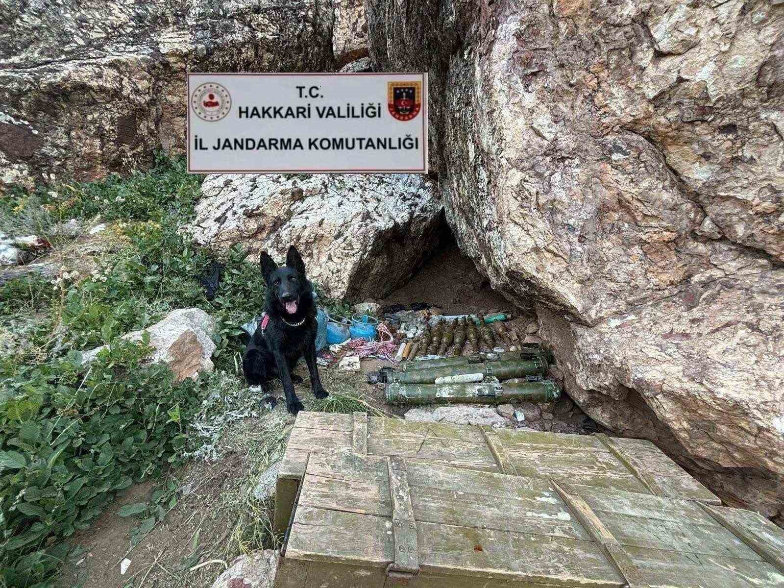 Hakkari’de 2 katlı sığınakta mühimmat ve patlayıcı düzenekleri ele geçirildi