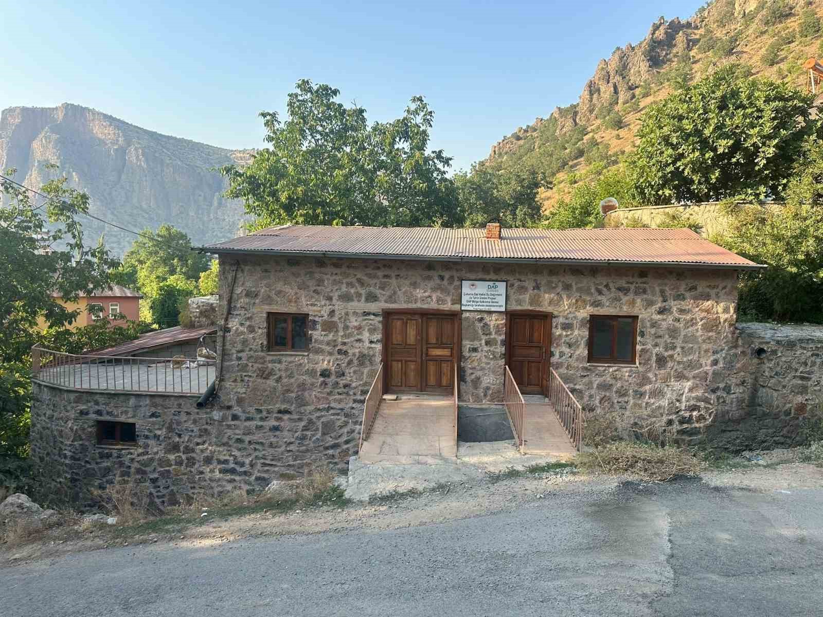 Hakkari’de bulunan tarihi su değirmeni yeniden hizmete geçti