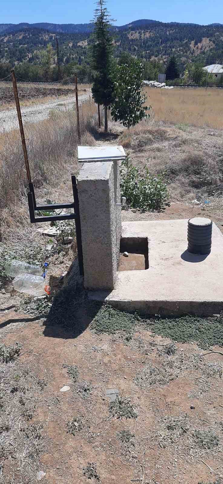 Mezarlıktaki çeşmenin hortumunu çaldılar