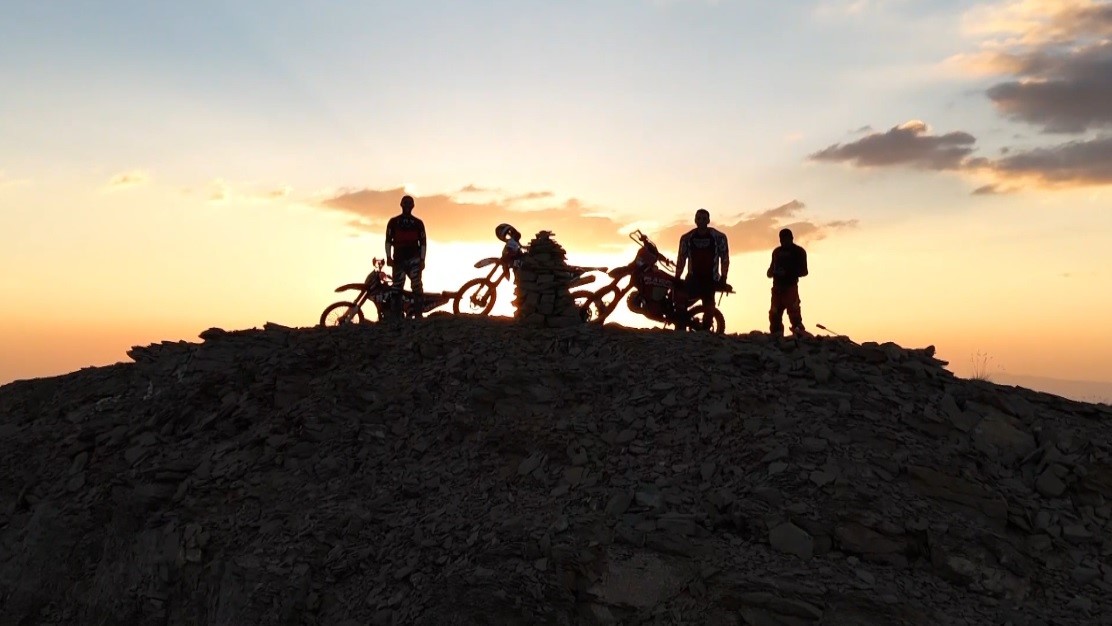 Motorlarıyla Munzur Dağlarını aştılar