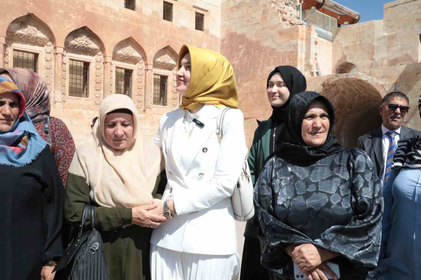 Okuma yazma öğrenen anneler, tarihi mekanları gezdi