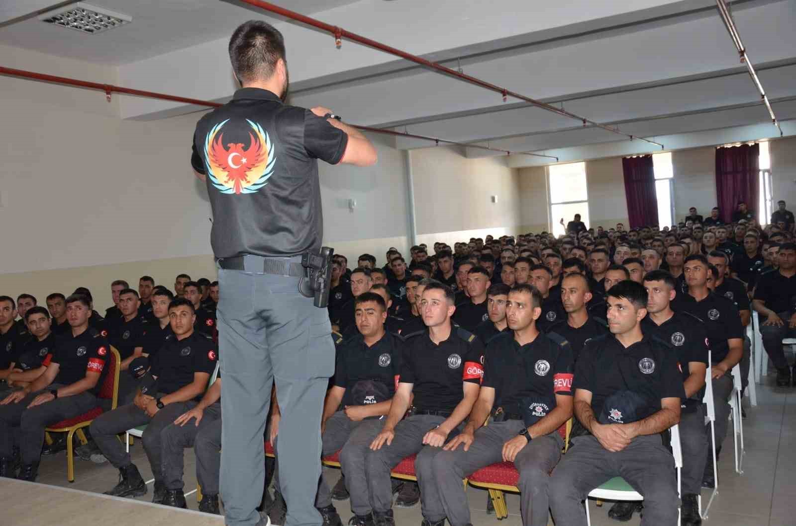 Polis okulu öğrencilerine bilgilendirme