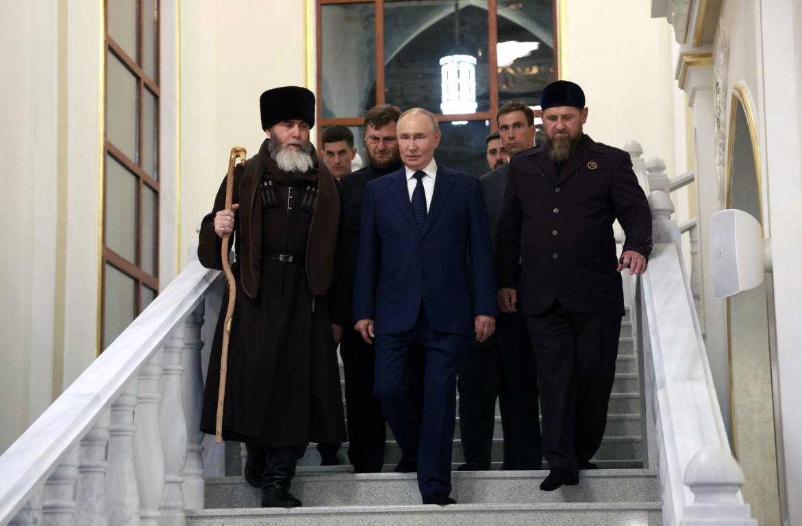 Putin 13 yıl sonra Çeçenistan’ı ziyaret etti