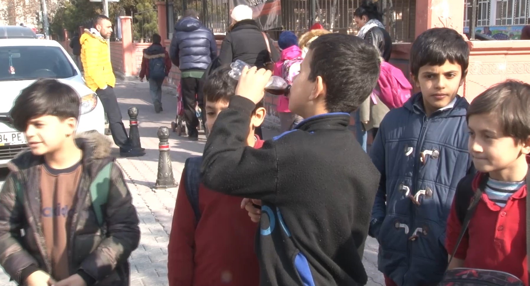 Ebeveynler, şekerli içeceklere dikkat!