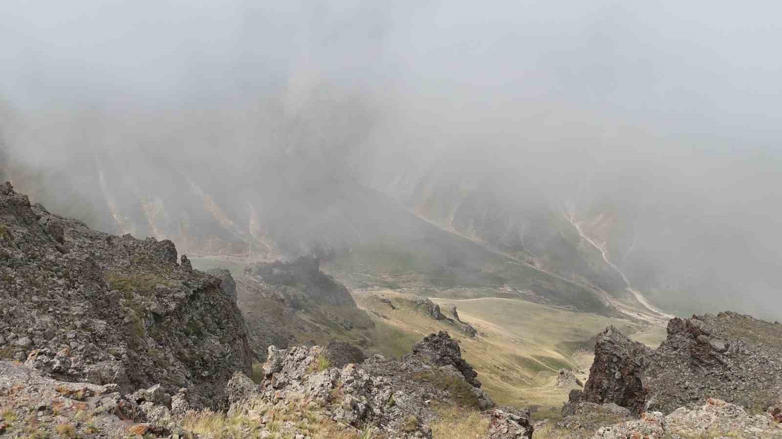 Sisler arasında büyüleyici manzara