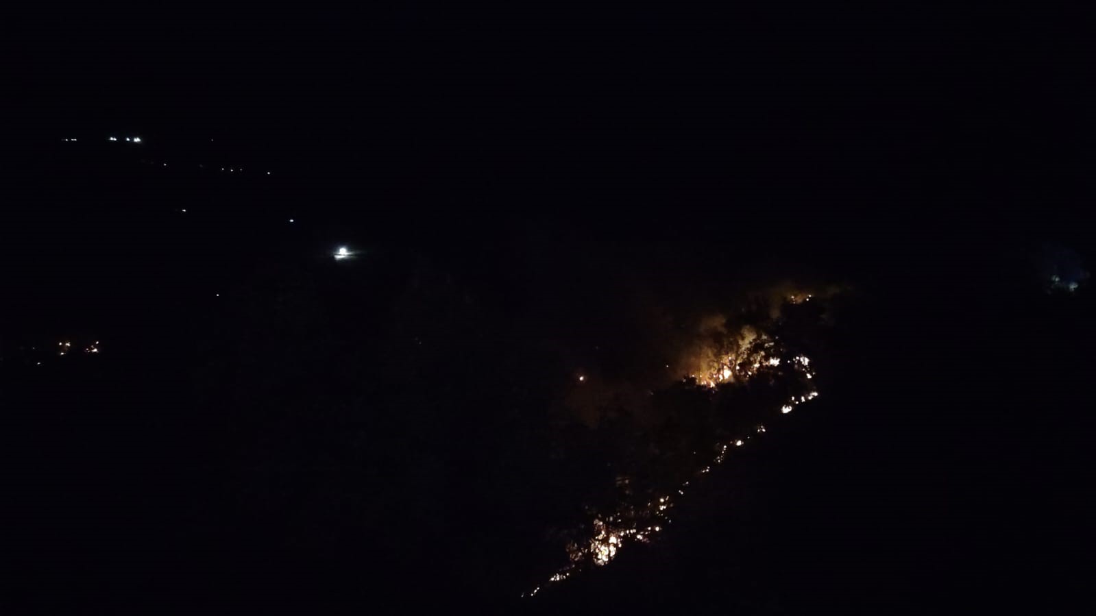 Tunceli’deetkili olan yangın 150 dönümlük alan etkilendi