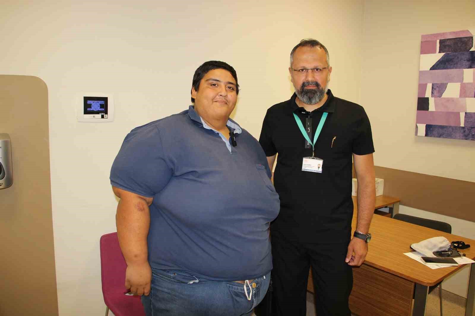 Tüp mide ameliyetı ile fazla kilolarından kurtuldu