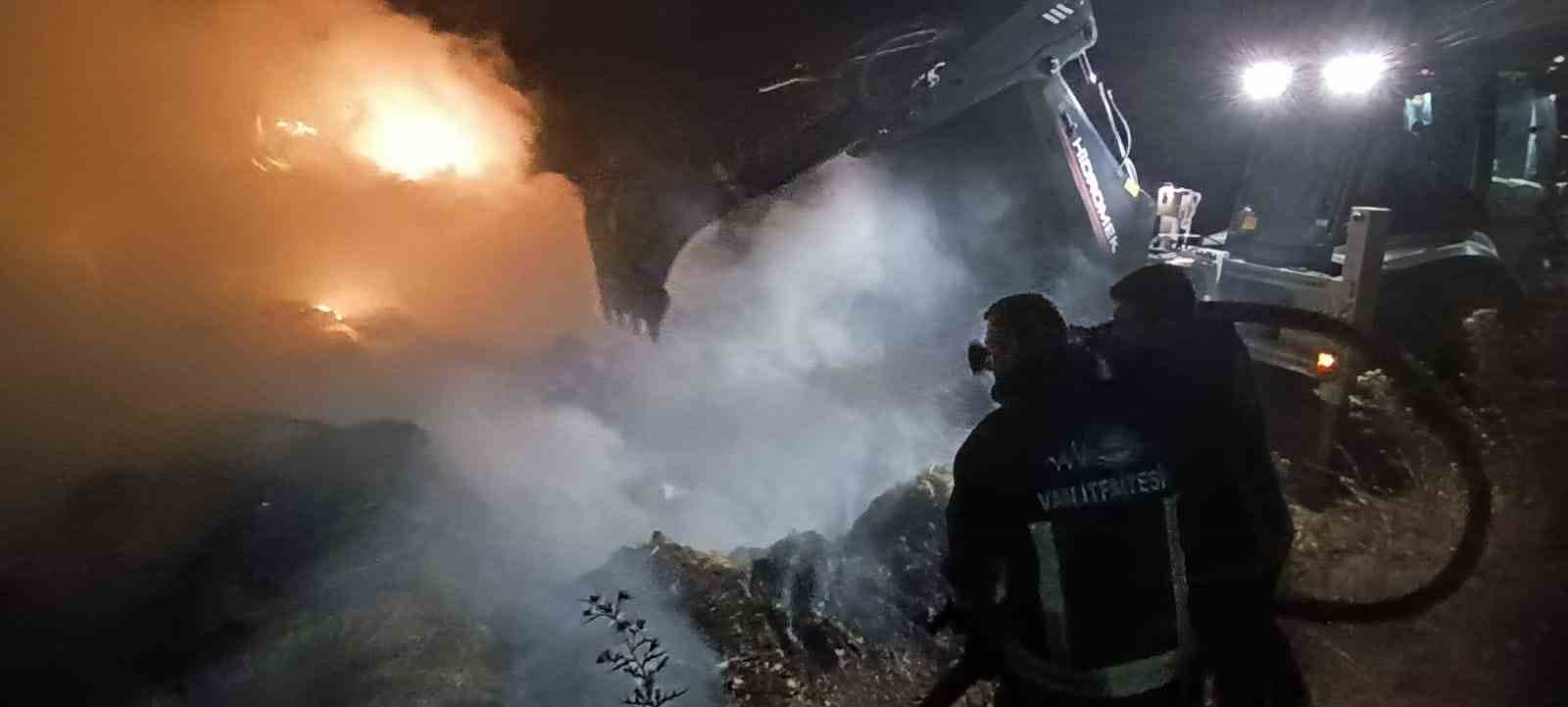 Van’da 2 bin 500 bağ ot kül oldu