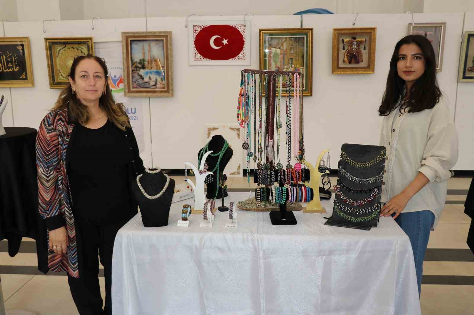 Van’da Gençlik Merkezinden yılsonu sergisi yapıldı