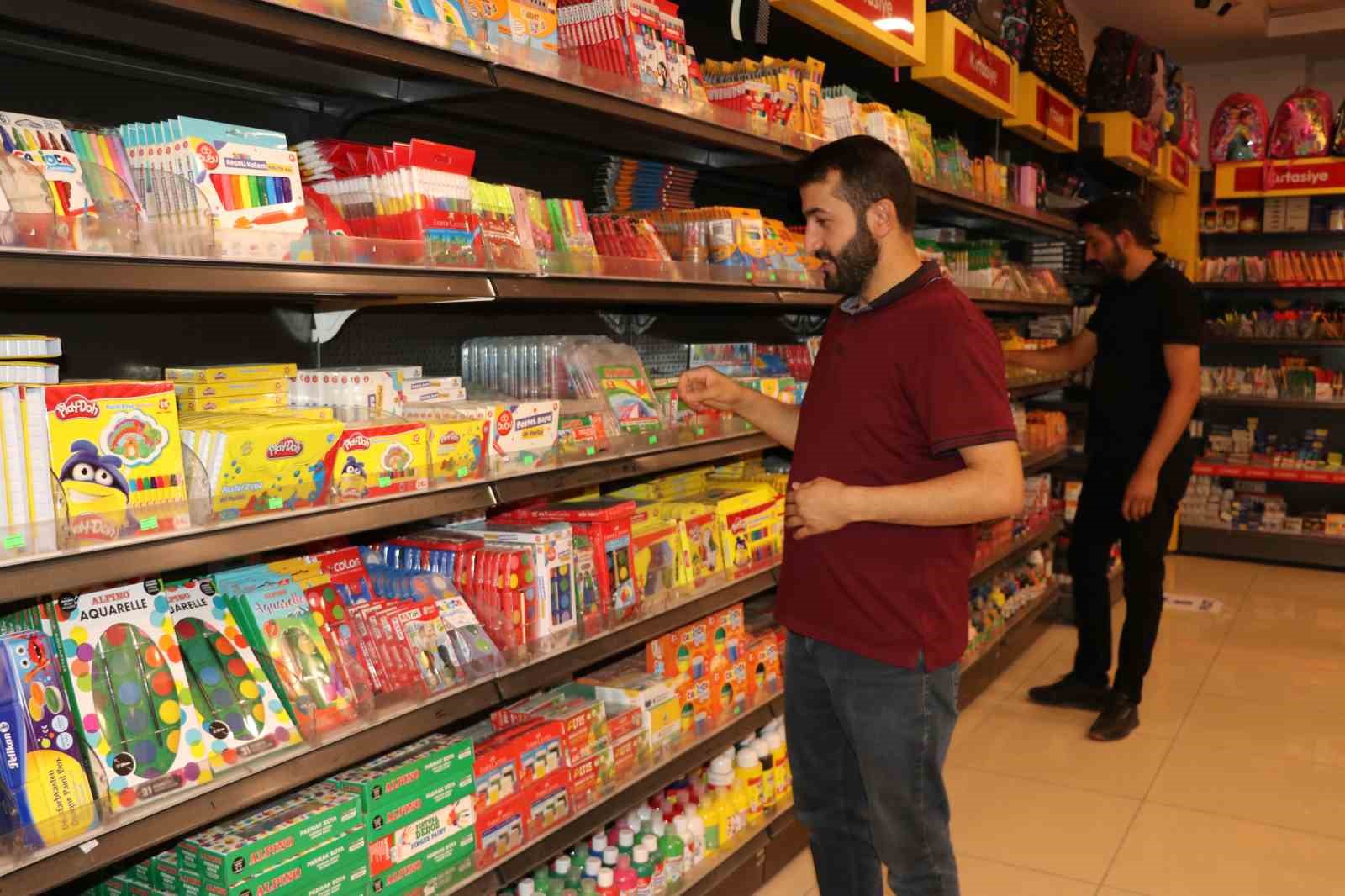 Van’da okul alışverişi telaşı başladı