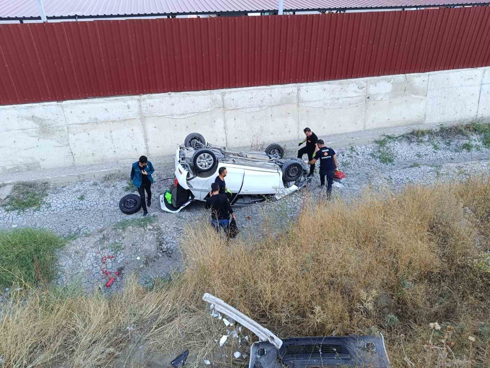 Van’da otomobilin takla atması sonucu 1 kişi yaralandı