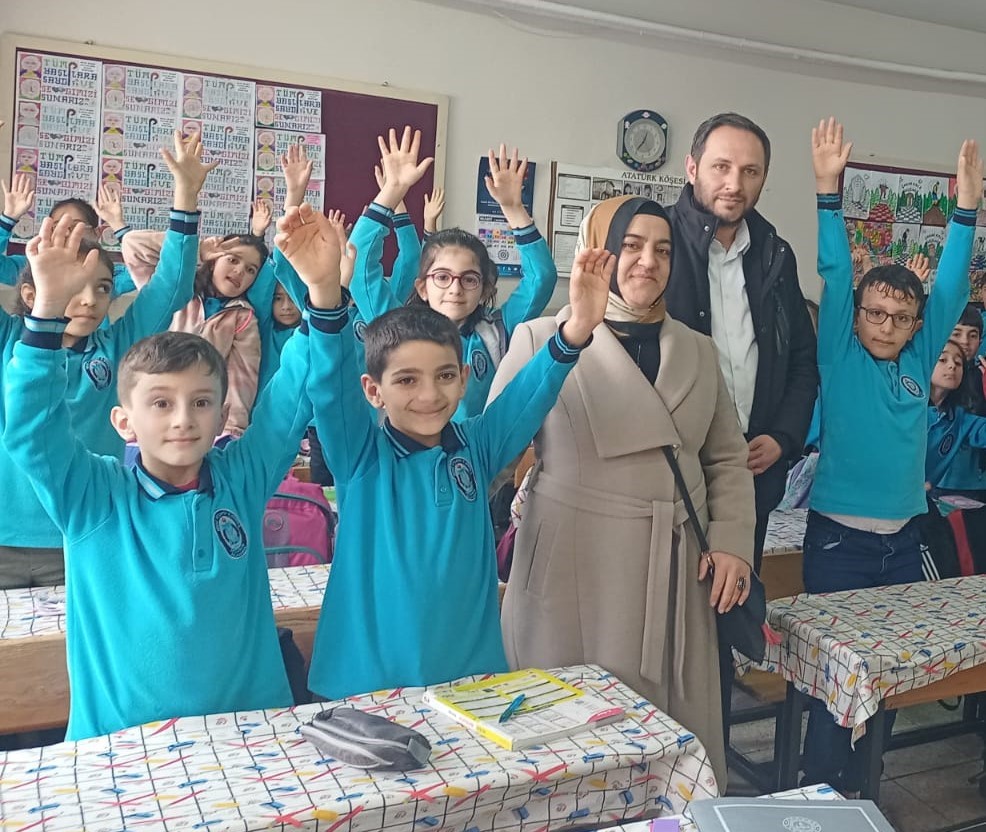 Yardımseverlikleri ile  gönüllerde taht kurdular