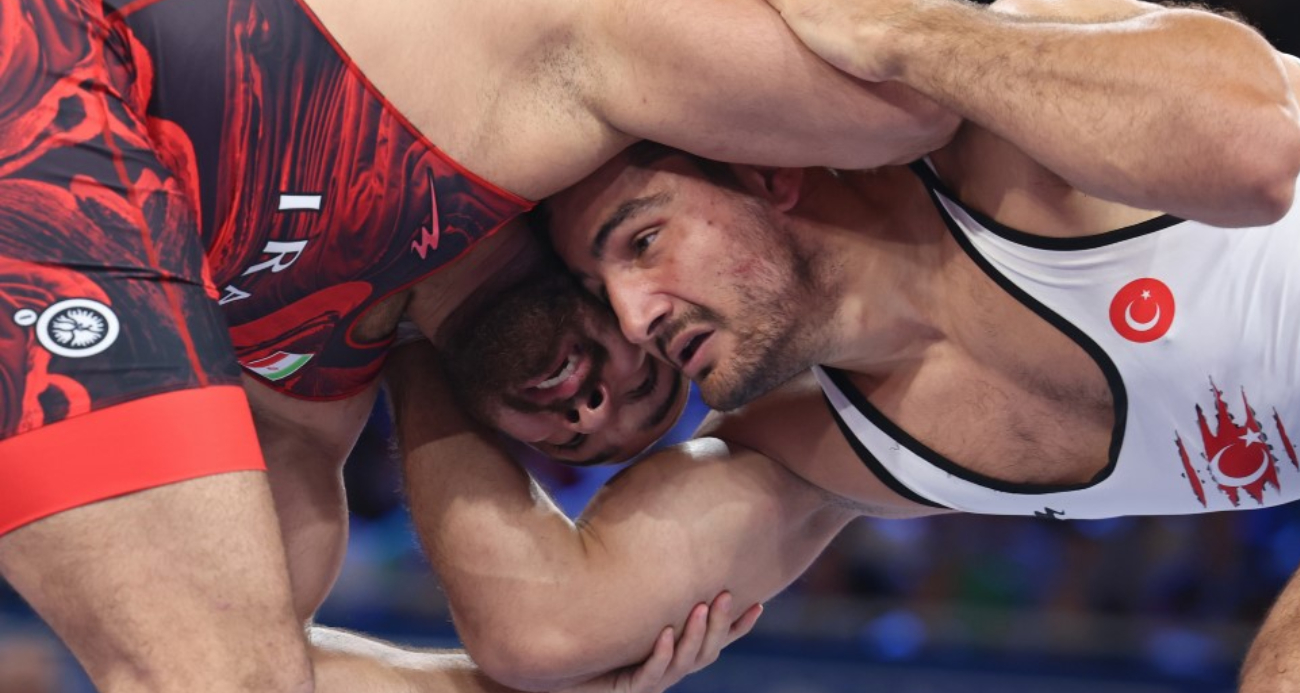 Milli güreşçi final şansını kaybetti