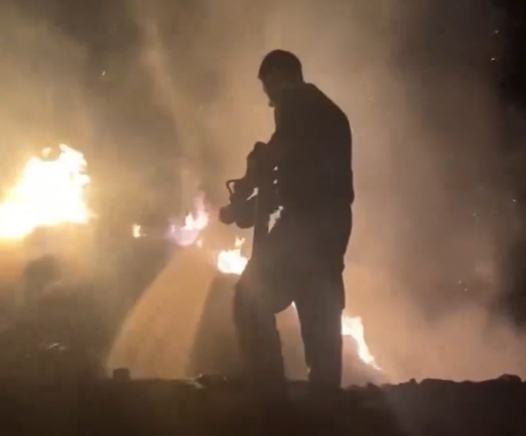 Gürpınar’da 2 bin 600 bağ ot kül oldu