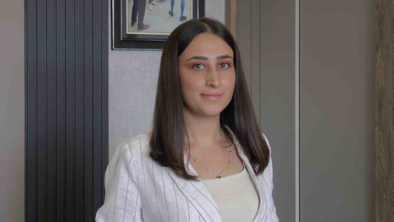 İşçilerin çalışırken iş kıyafeti giymemeleri haklı fesih sebebi