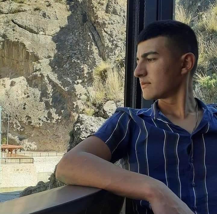 İnşaattan düşen 22 yaşındaki işçi hayatını kaybetti