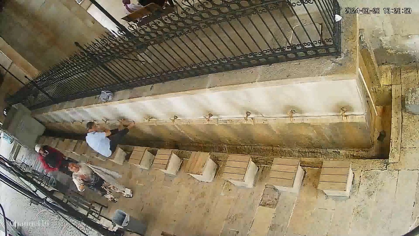 Para dolu ceketini camide unuttu, hırsızlar çaldı