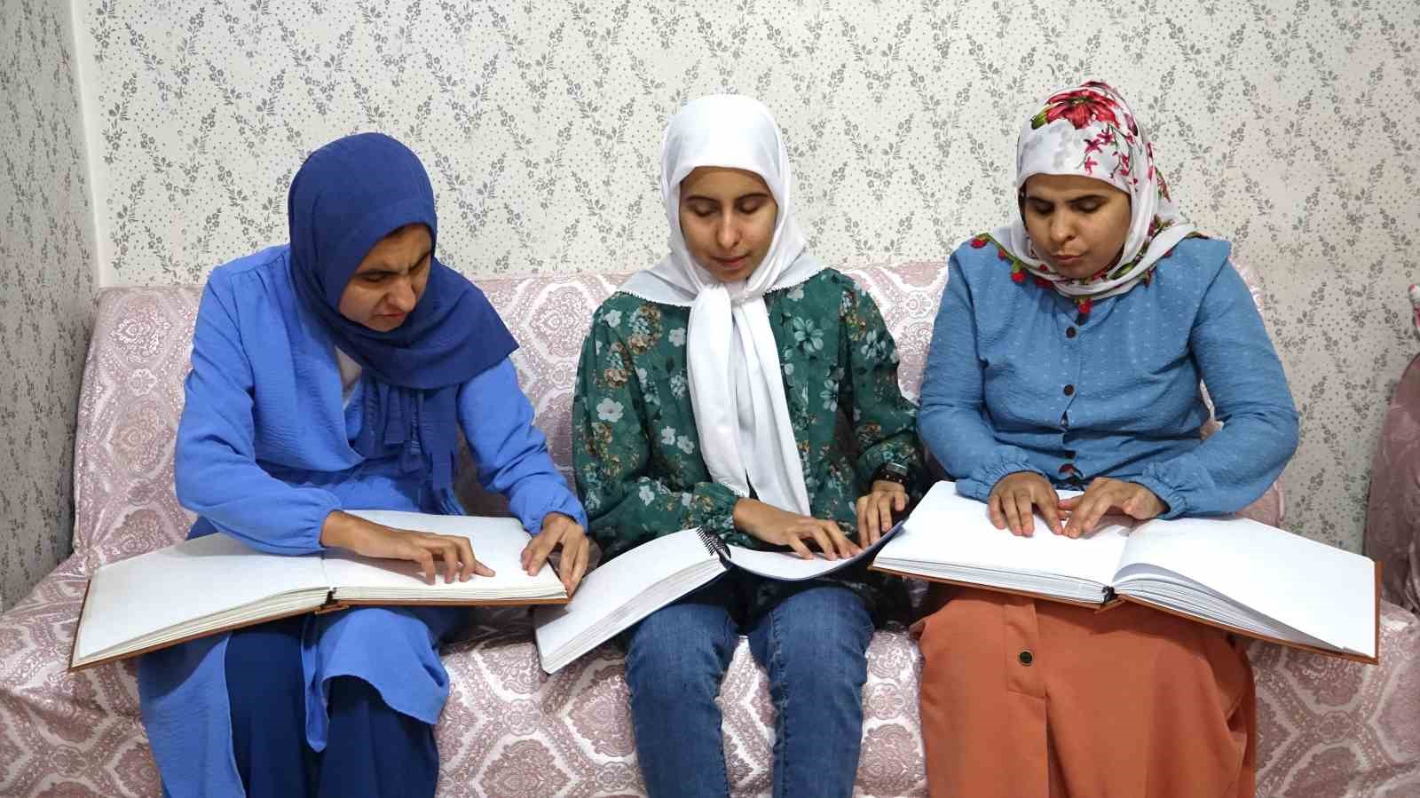 Görme engelli kardeşlerin Kur’an-ı Kerim sevgisi görenleri imrendiriyor