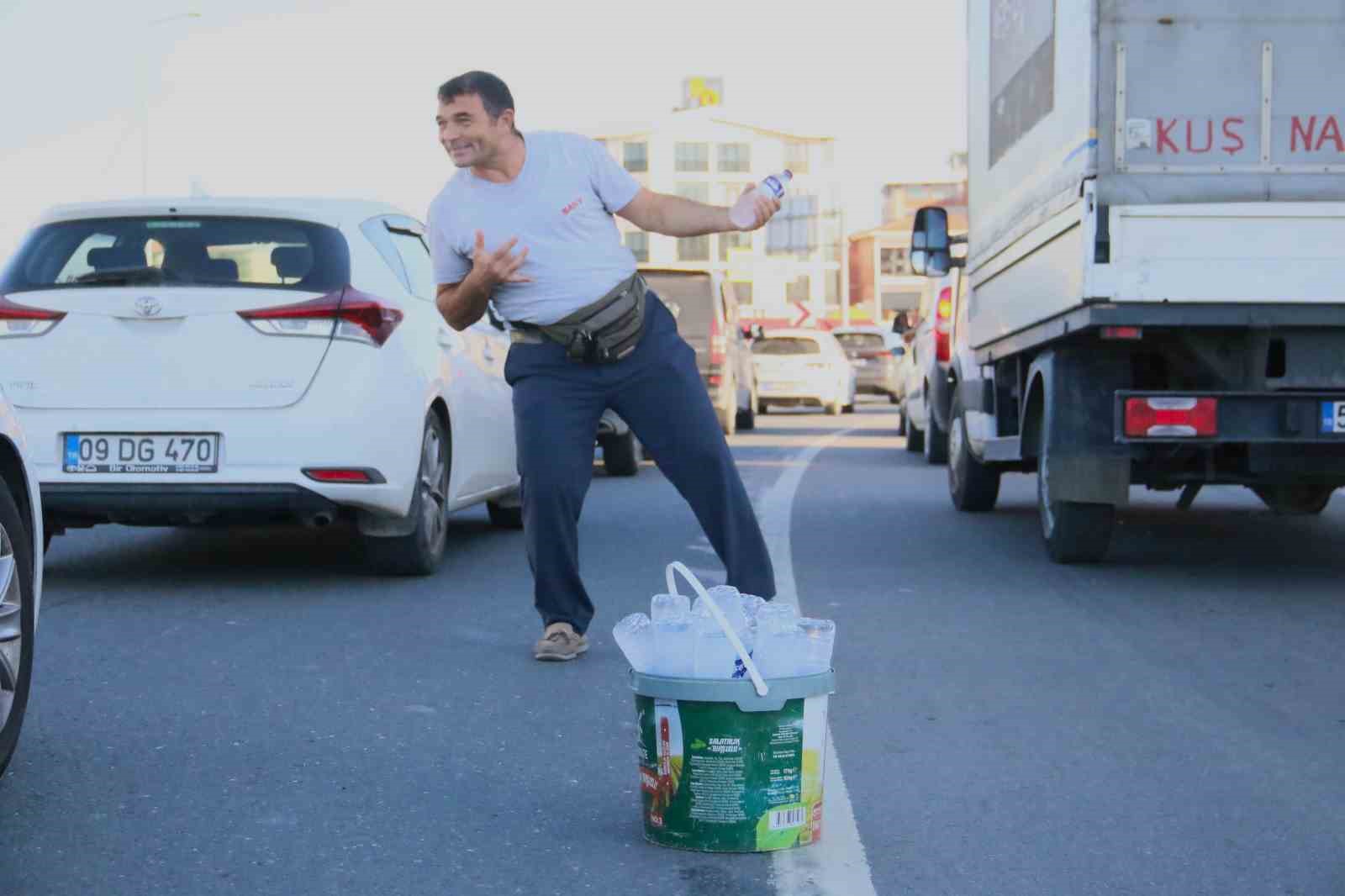 Sadece su değil,  bolca mutlulukta satıyor