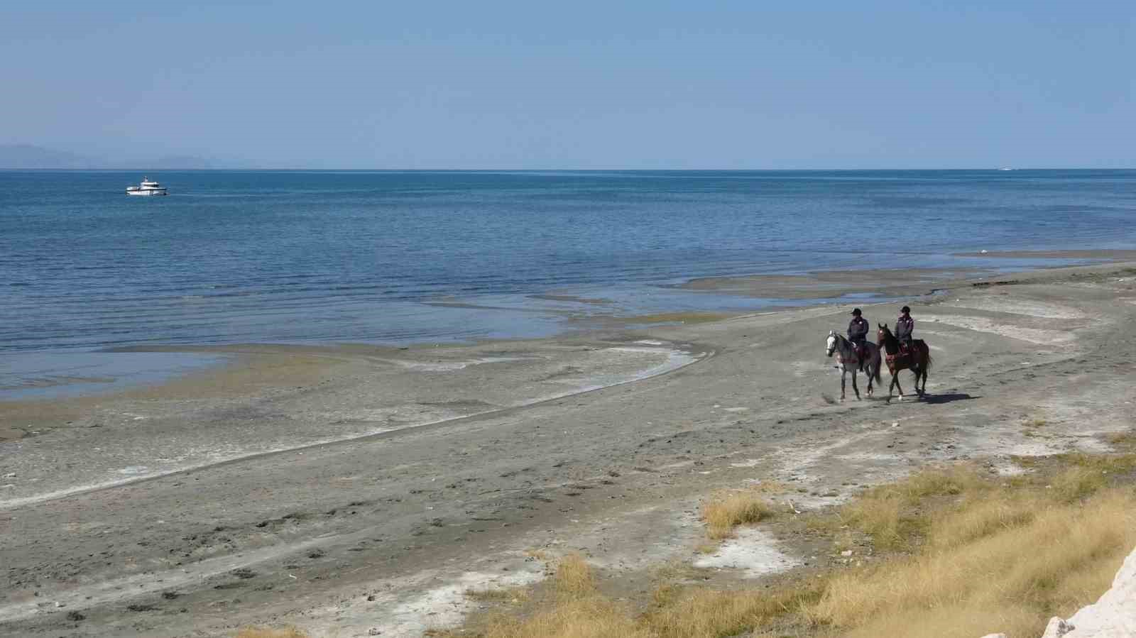 Van YYÜ öğrencisi Rojin’den haber alınamıyor