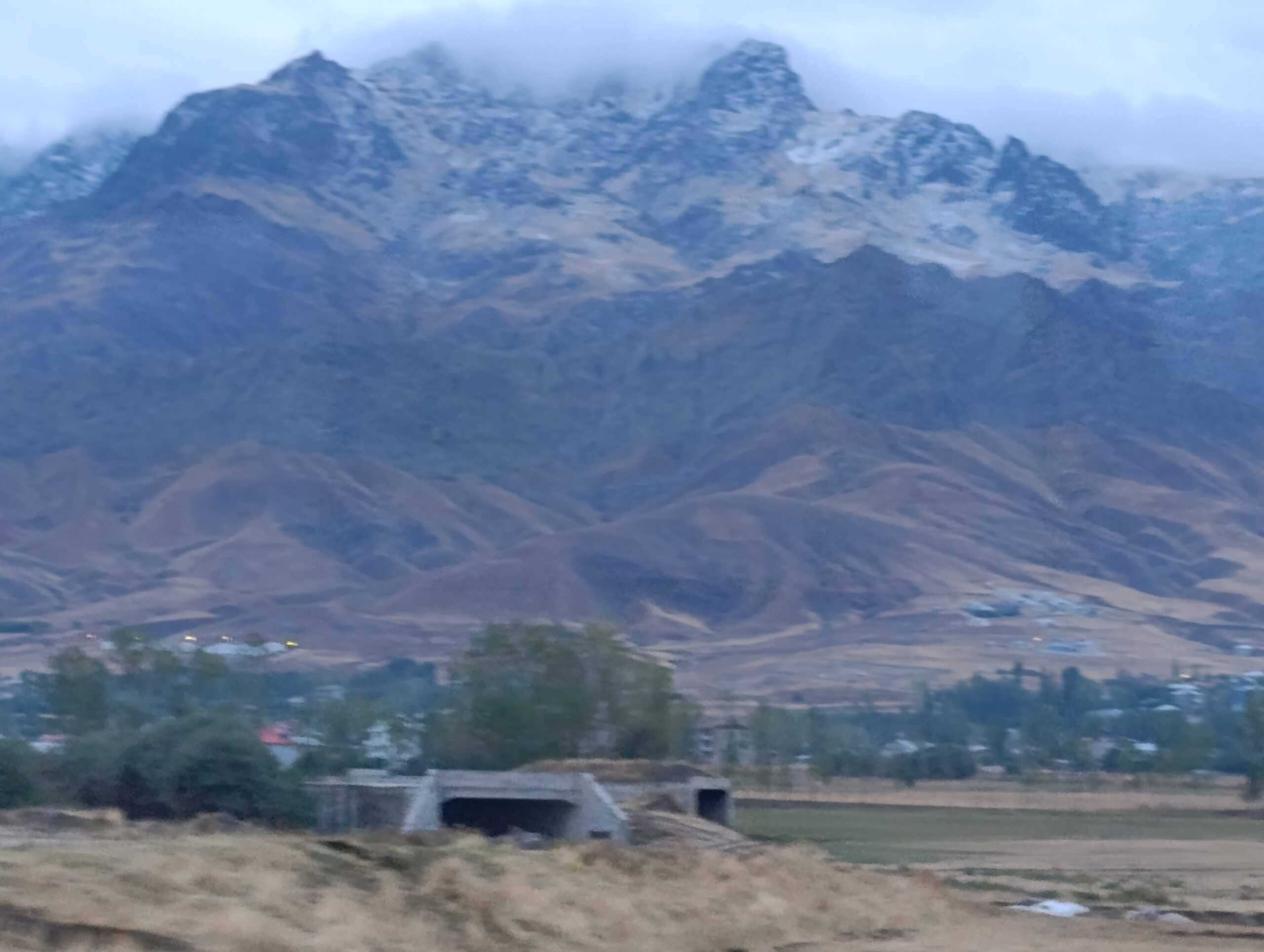 Van’da mevsimin ilk karı düştü