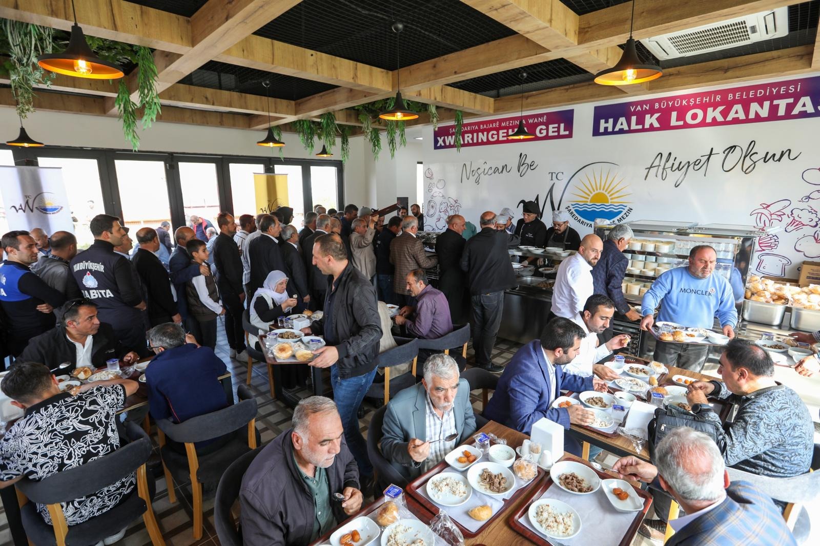 Van’da halk lokantası hizmete açıldı: 3 çeşit yemek 70 TL