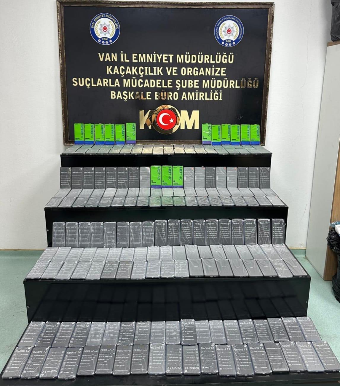 Van’da milyonlarca lira değerinde kaçak cep telefonu ele geçirildi