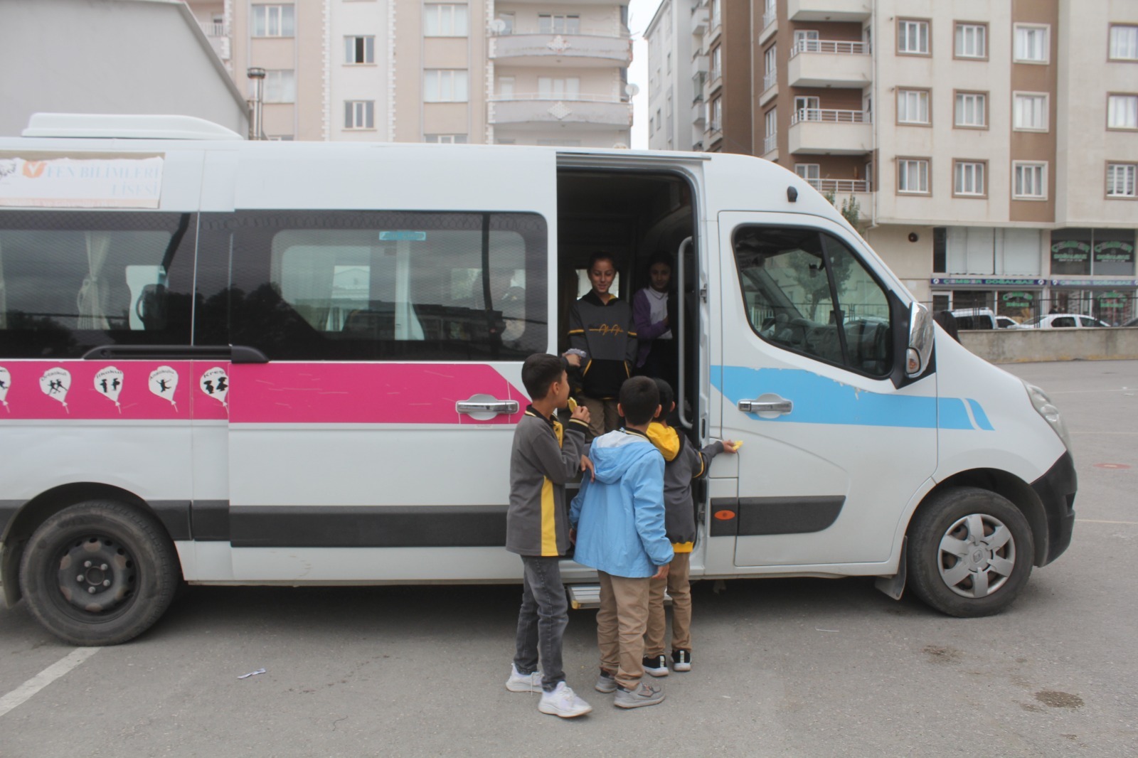 Van’da veliler okul servis ücretlerine tepkili