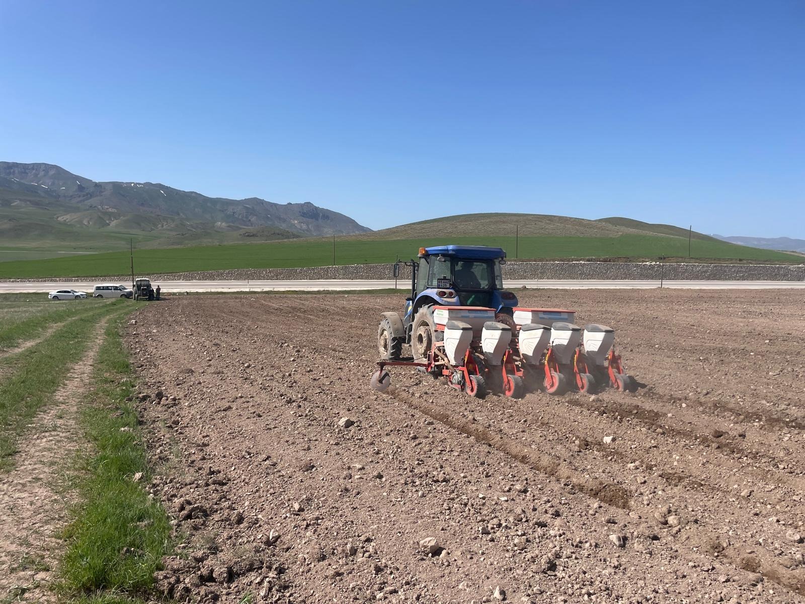 Vanlı çiftçilere destek