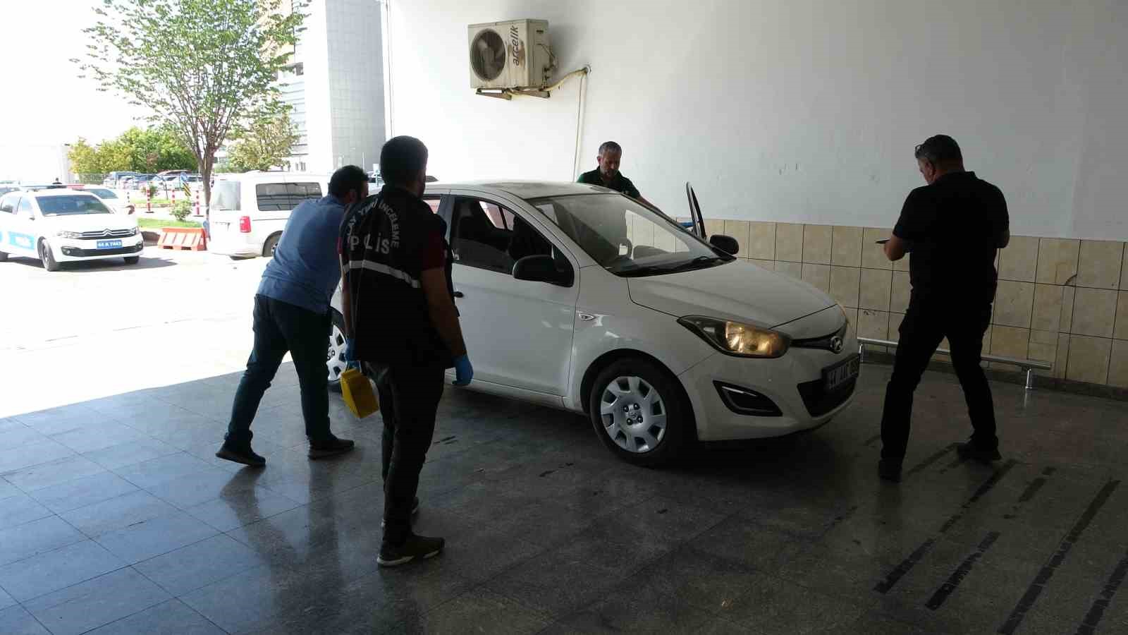 Boşanma aşamasındaki eşini  silahla vurup polise teslim oldu